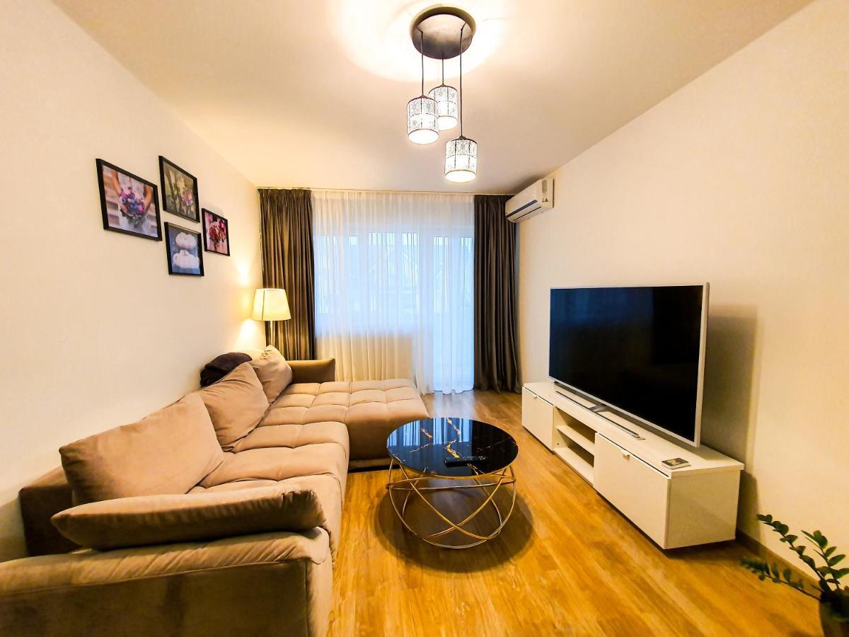 Luxurious Retreat 1Br Apartment With Netflix, Private Parking And Self Check In Popesti-Leordeni Dış mekan fotoğraf