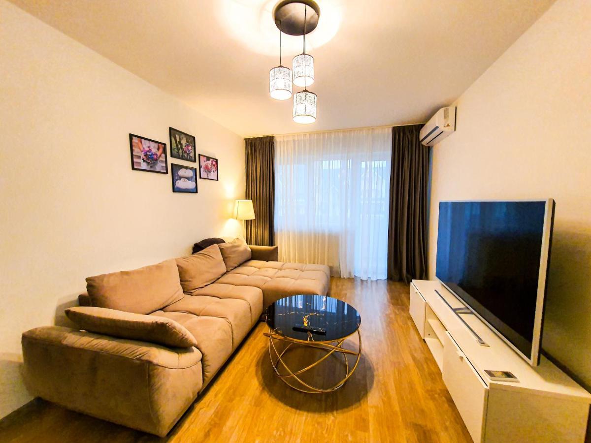 Luxurious Retreat 1Br Apartment With Netflix, Private Parking And Self Check In Popesti-Leordeni Dış mekan fotoğraf