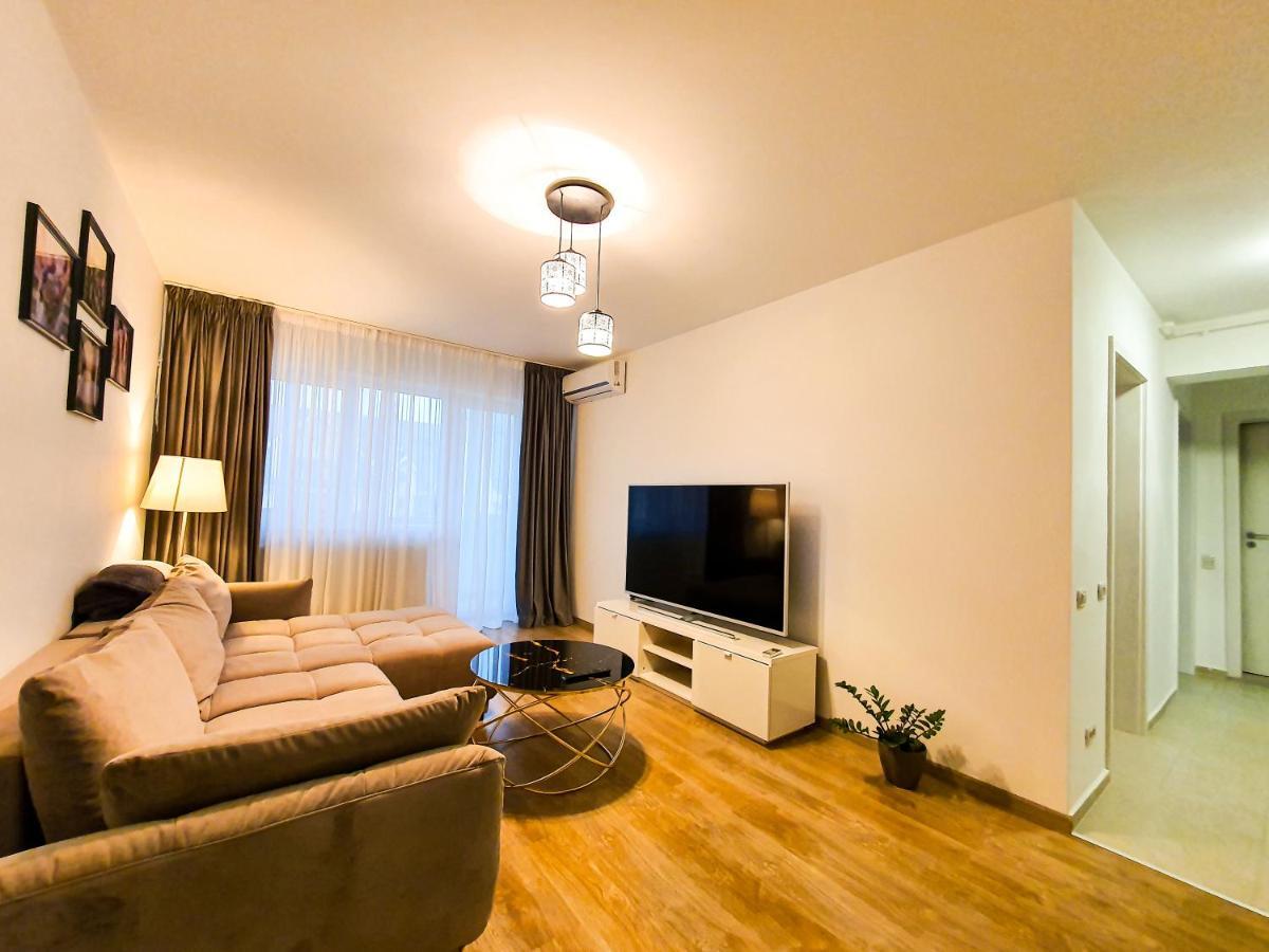 Luxurious Retreat 1Br Apartment With Netflix, Private Parking And Self Check In Popesti-Leordeni Dış mekan fotoğraf