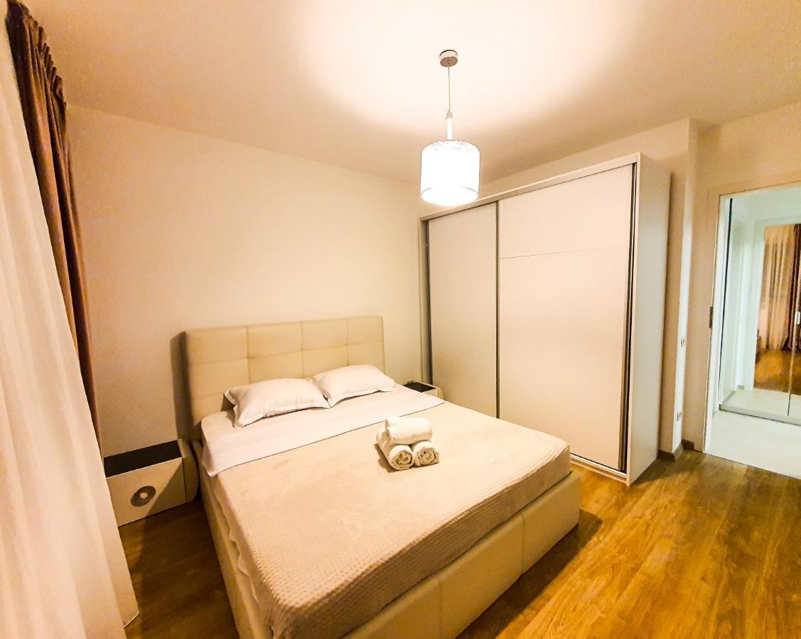 Luxurious Retreat 1Br Apartment With Netflix, Private Parking And Self Check In Popesti-Leordeni Dış mekan fotoğraf
