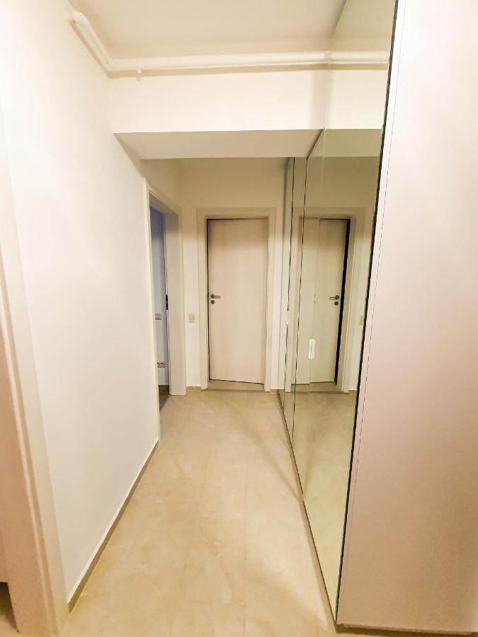 Luxurious Retreat 1Br Apartment With Netflix, Private Parking And Self Check In Popesti-Leordeni Dış mekan fotoğraf